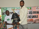 Remise de kits aux bénéficiaires